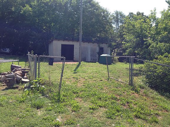 2nd image of 786 Joseph Antoon Cir