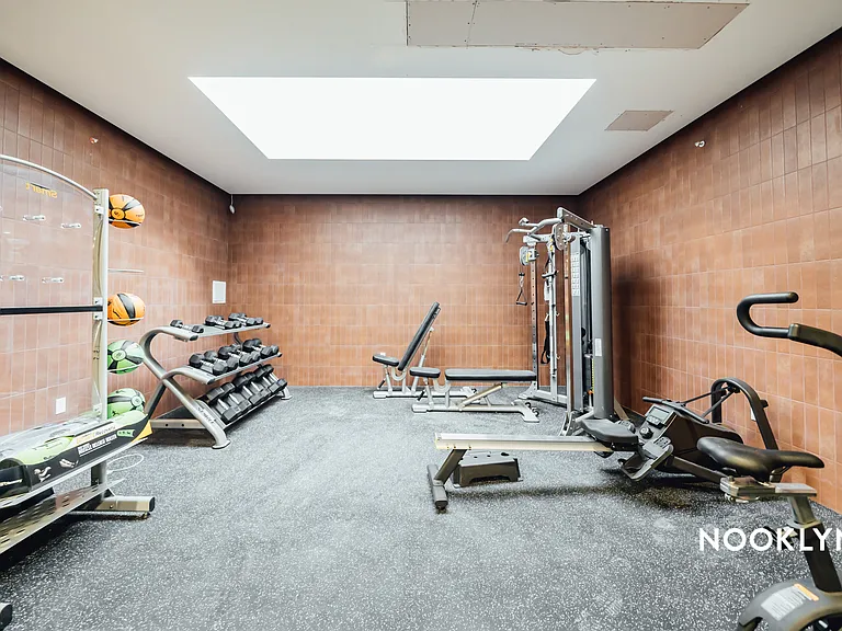 380 Grove St #3C — Photo 16