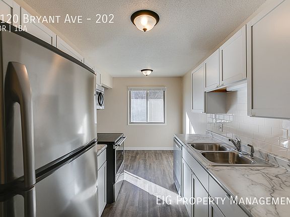 3rd image of 1120 Bryant Ave #202