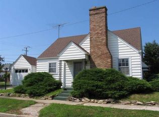 901 Wilcox St, Joliet, IL 60435