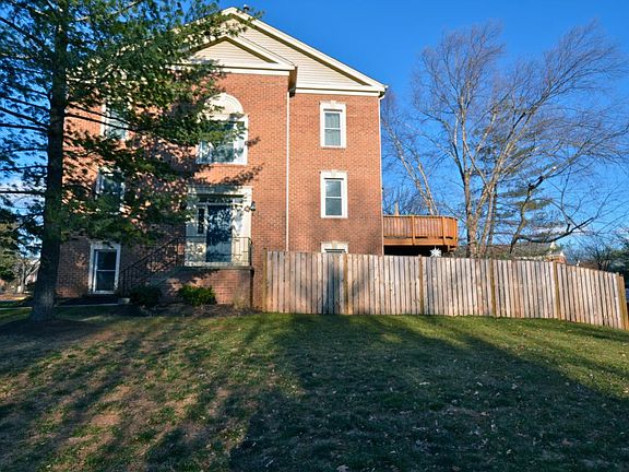 3rd image of 5209 Woodfield Dr