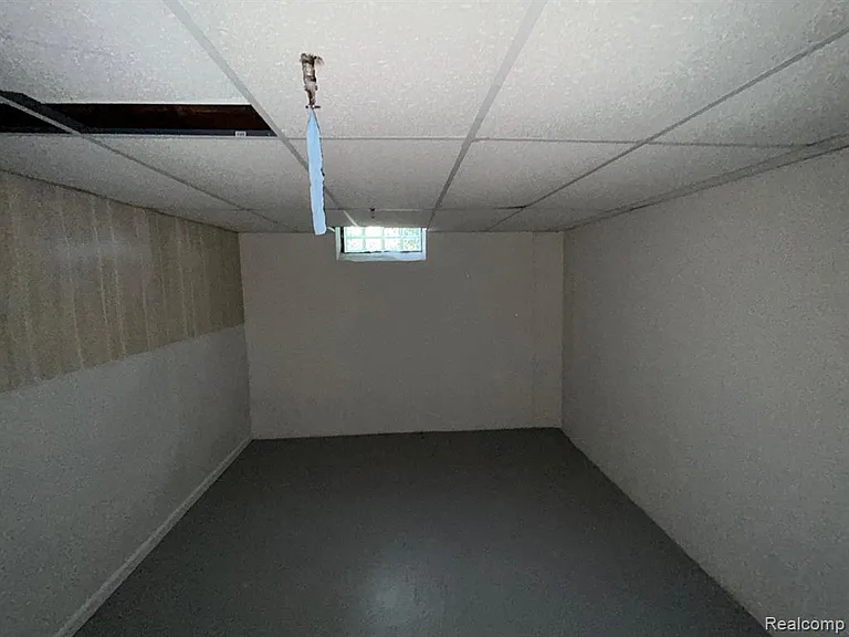 683 E Fox Hills Dr — Photo 22