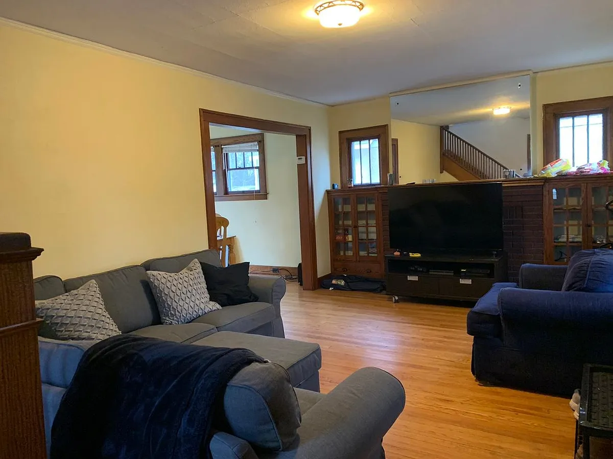 Living Room - 820 Dewey Ave