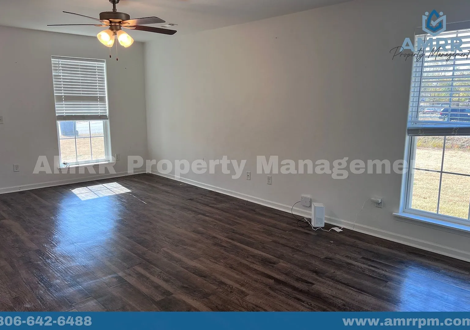 Incredible 3 Bedroom Home In Carl Junction! — Photo 3