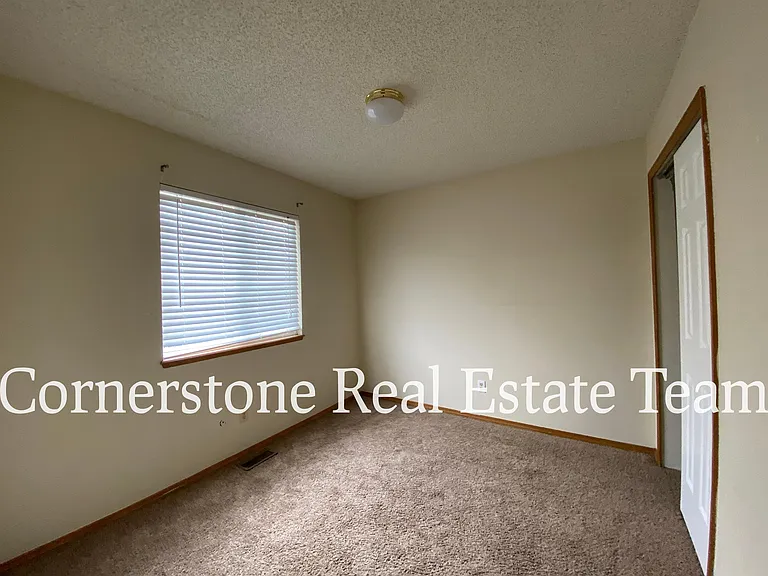 5312 Luster Dr — Photo 7