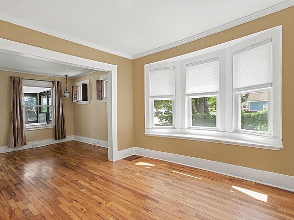 5th image of 23115 Berdeno Ave