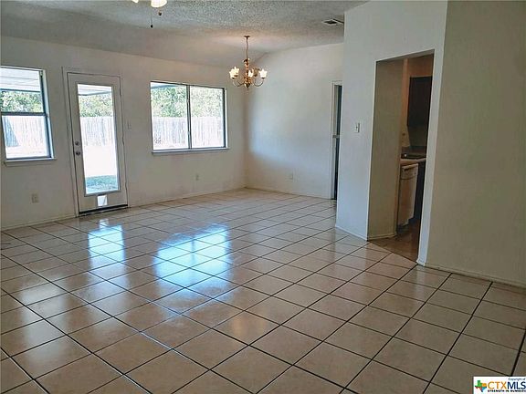 3rd image of 4915 Teal Dr