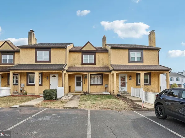 2402 Walnut Ridge Est, Pottstown, PA 19464