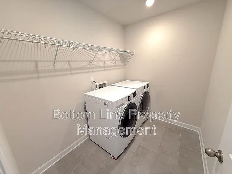 629 Cranford Dr — Photo 11