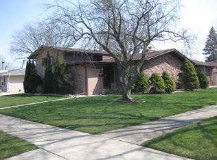 7831 Davis St, Morton Grove, IL 60053