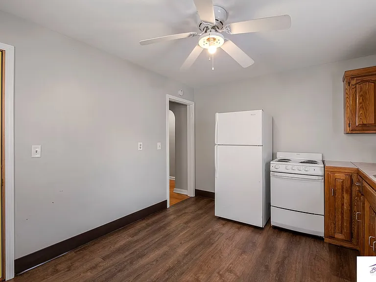 3825 Cuming St — Photo 13
