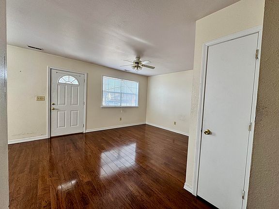 2nd image of 714 N Kansas