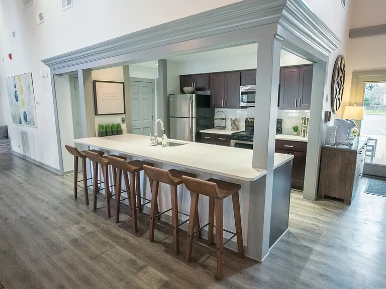 Hunter's Chase Apartments — Photo 6