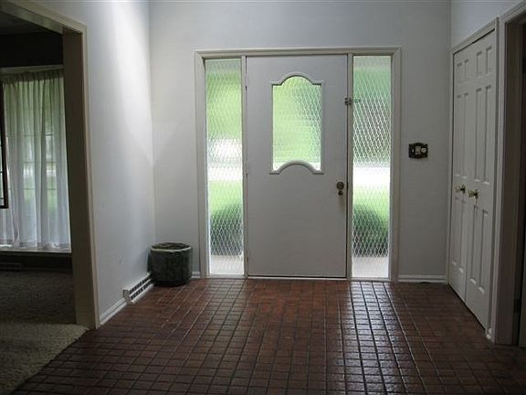 2nd image of 277 N Countryside Dr