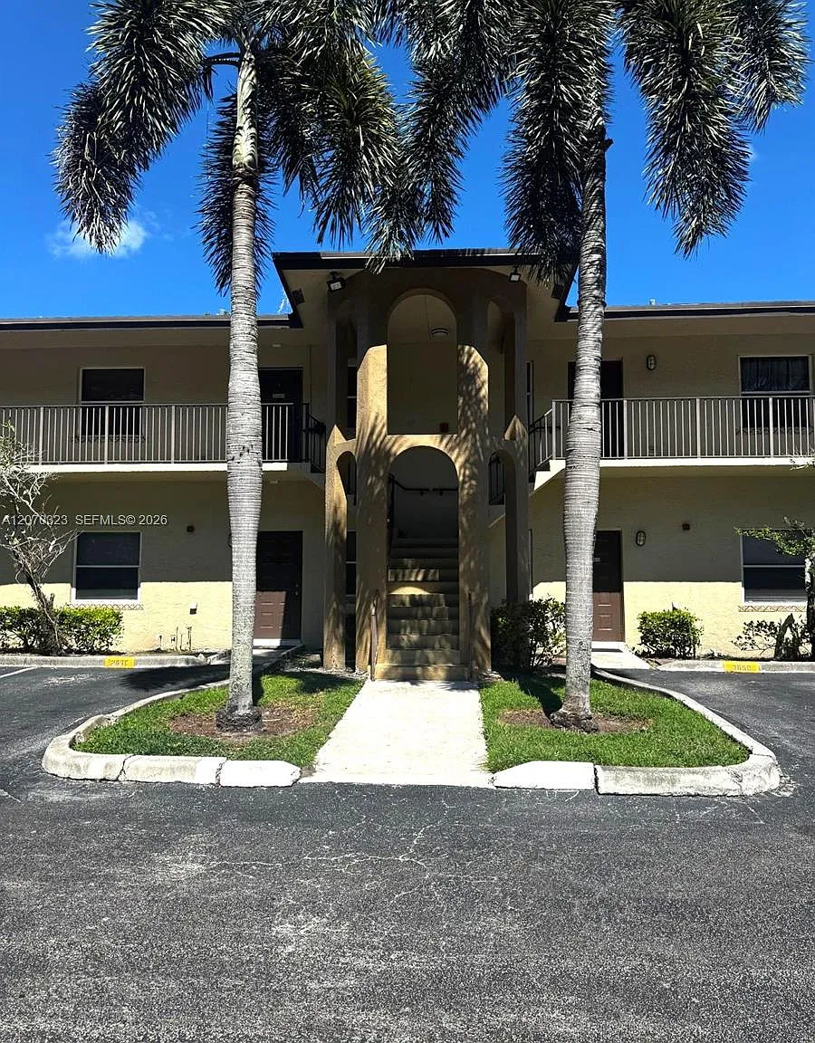 Gardens Of Sunrise Condo — Photo 1