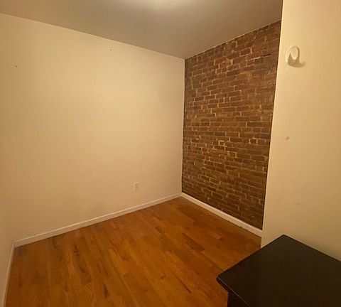 5th image of 21 Essex St #3F