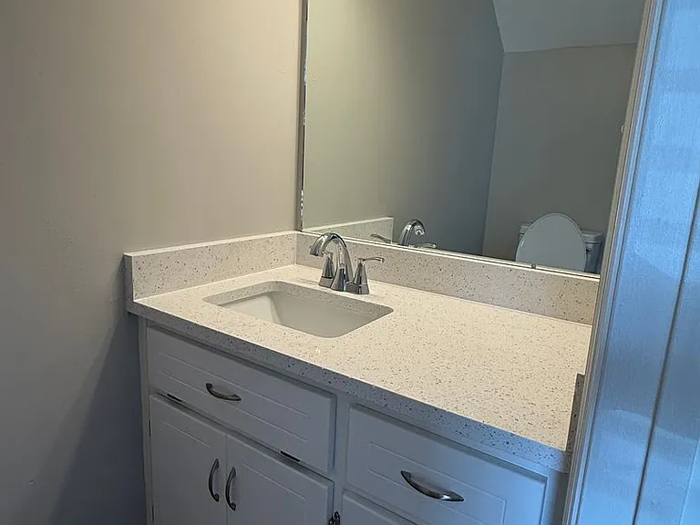 1331 Edgewood Dr — Photo 4