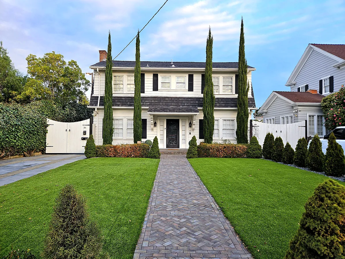 Front House. Cottage is in the back of property. Gate is the private entrance to Cottage area. - 52 Broadway Blvd