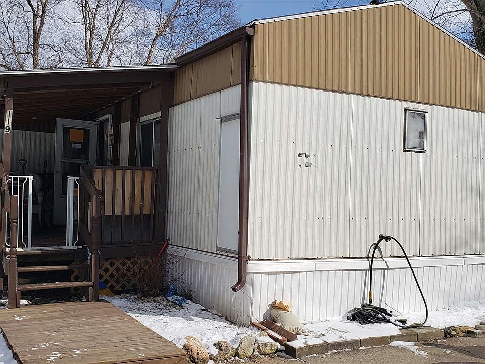 1st image of 119 N Blackberry Cir