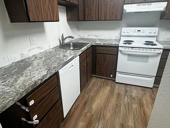 4th image of 590 NE Old Belfair Hwy #2