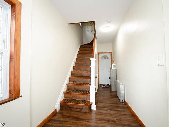 2nd image of 74 Harrison Pl #2