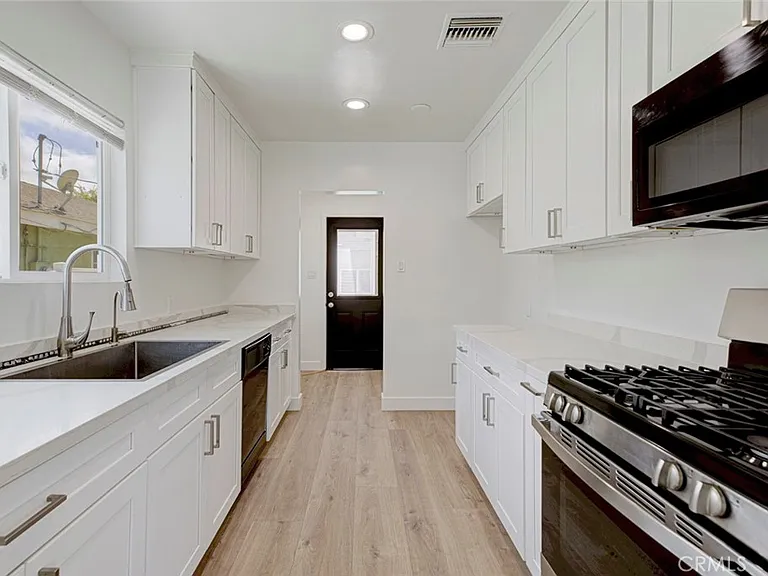 7737 Case Ave — Photo 6
