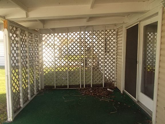 5th image of 4015 Carrie Dr