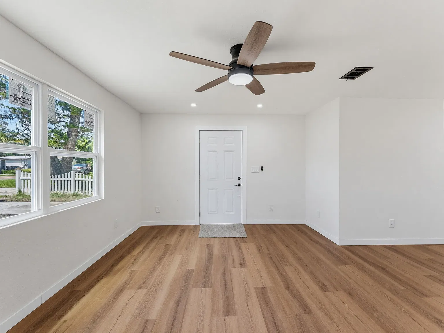 3 bed, 1012 sqft, $2,650 — Photo 3