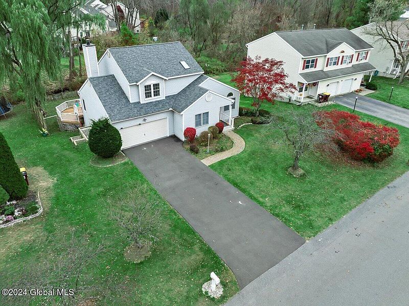 3rd image of 22 Ponderosa Drive