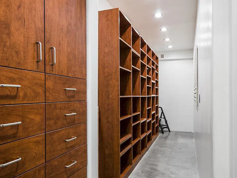 8435 Franklin Ave — Photo 30