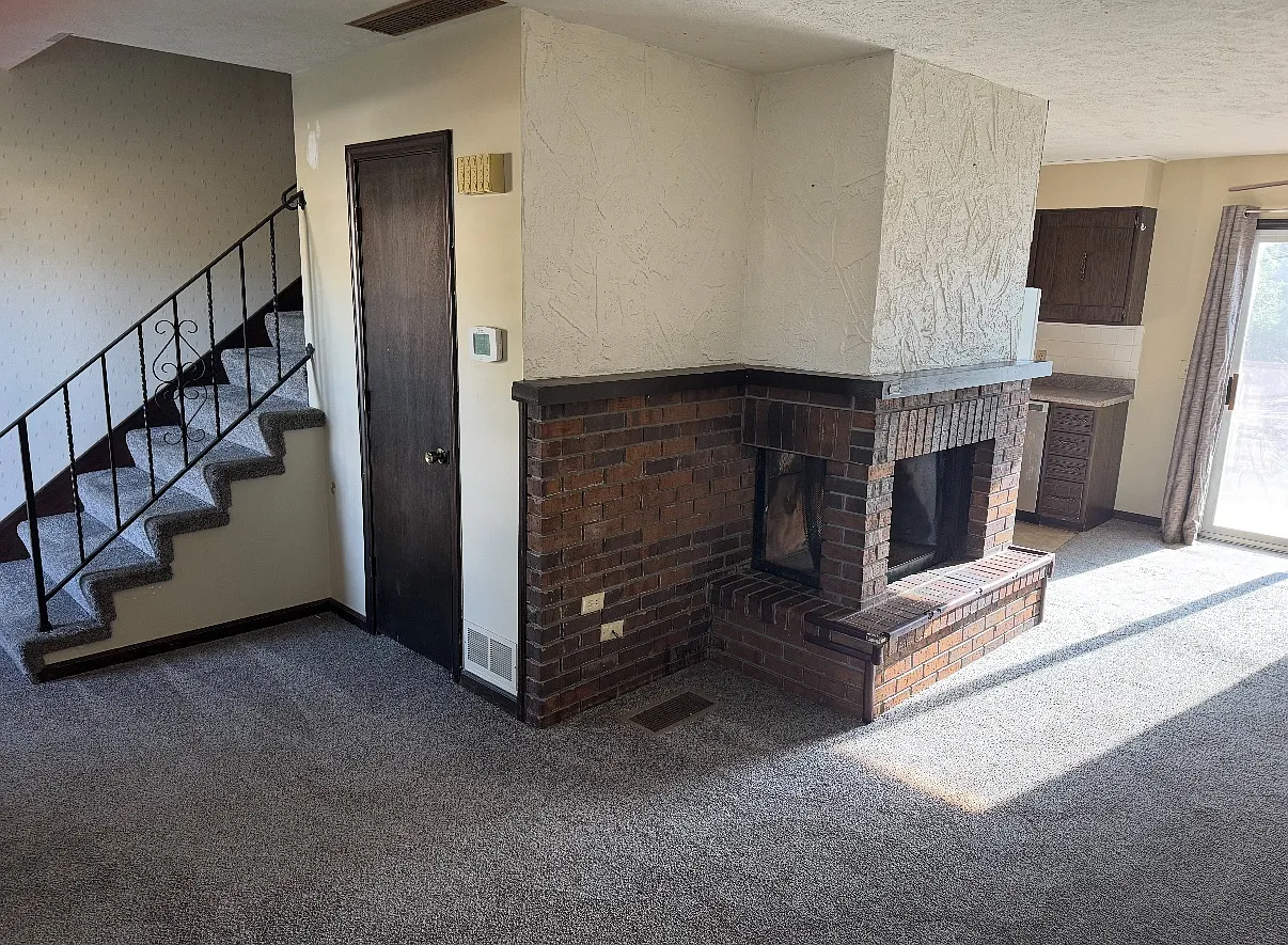 2 bed, 1.5 bath, 800 sqft, $1,000 — Photo 3