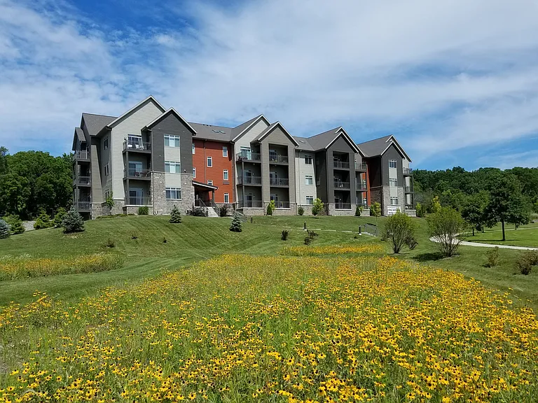 The Pointe Luxury Apartments — Photo 5