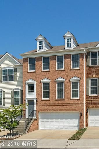 Oversized Pulte Townhouse