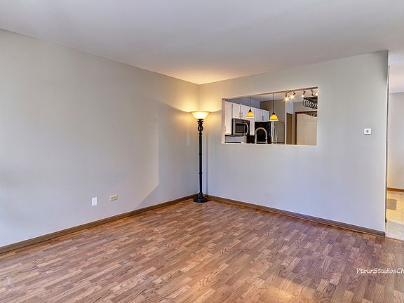 3rd image of 2334 Woodhill Ct