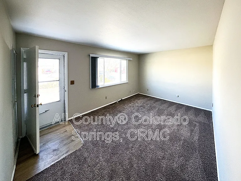 3463 Colony Hills Rd — Photo 2