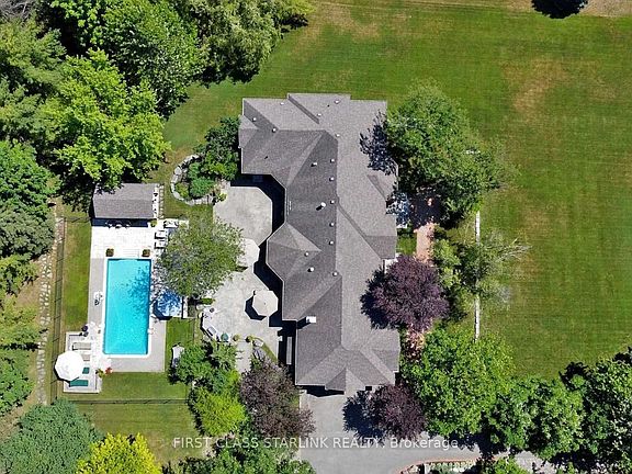 2nd image of 38 Kensington Dr