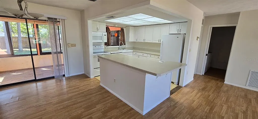 2 bed, 2.0 bath, 1150 sqft, $1,775 — Photo 4