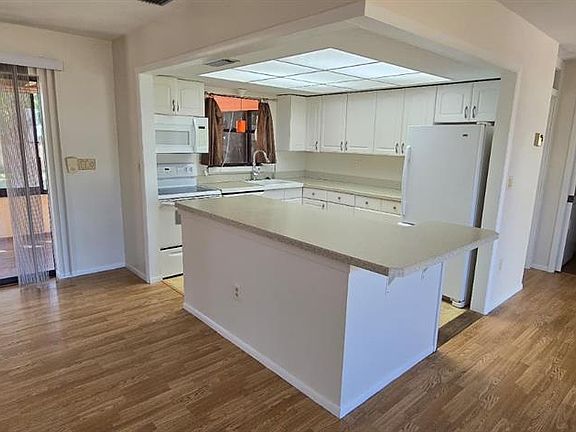 4th image of 2395 Alda Ln