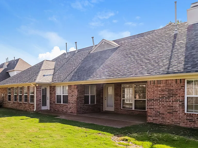 288 Mayhurst Ln — Photo 17