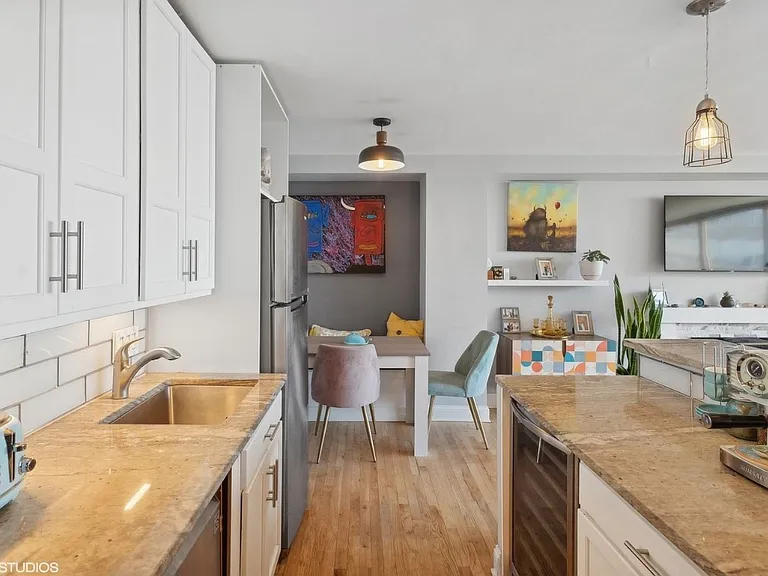 3950 N Lakeshore Dr #2015 — Photo 6