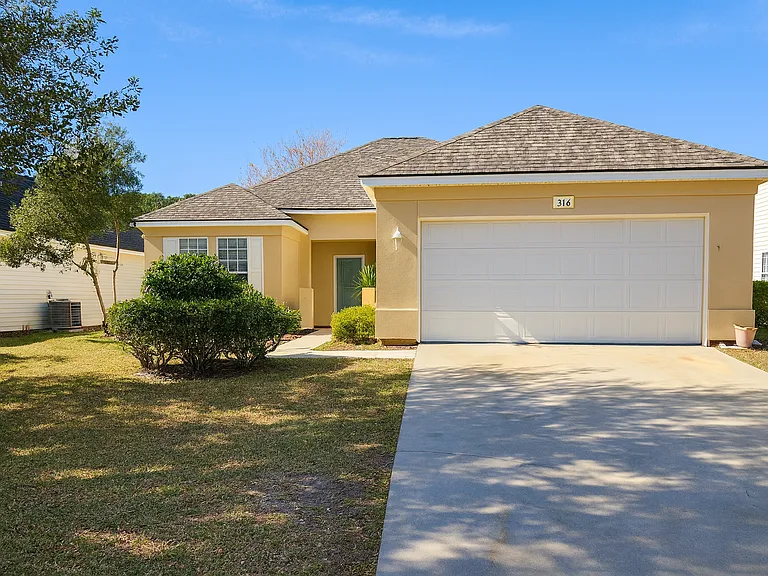 238 Colonel Thomas Heyward Rd — Photo 1