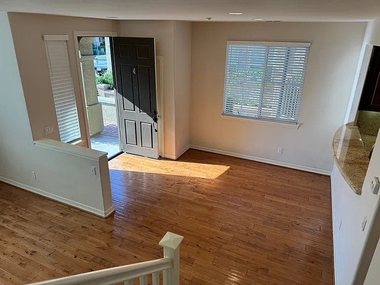 10410 Duxbury Ln #6 — Photo 12