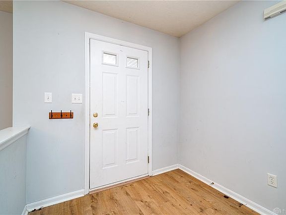 5th image of 71 Evergreen Ct