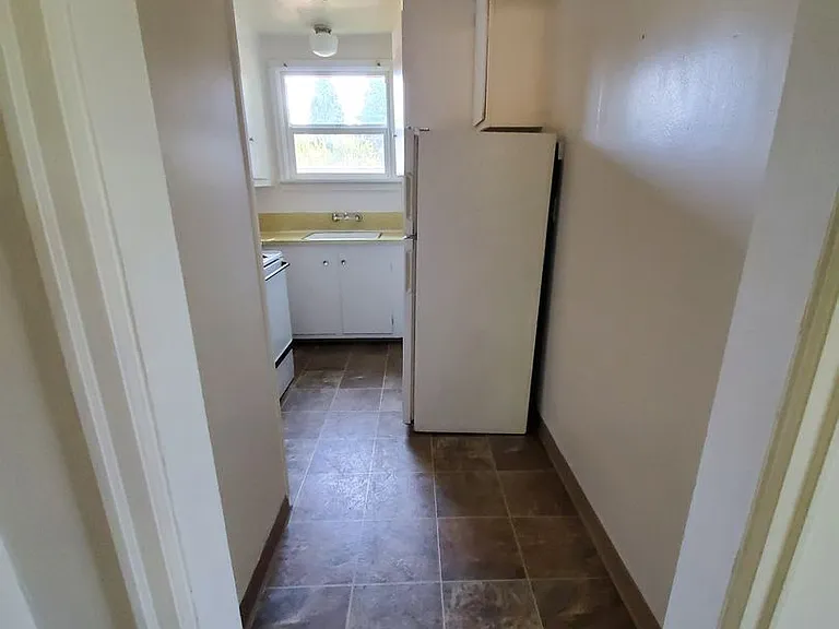330 Howard Ave — Photo 5