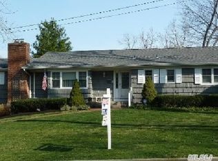 15 Bluetop Rd, East Setauket, NY 11733