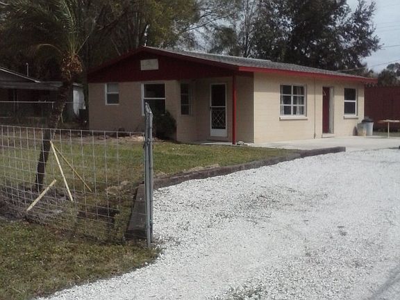 5th image of 402 Pinewood Ave