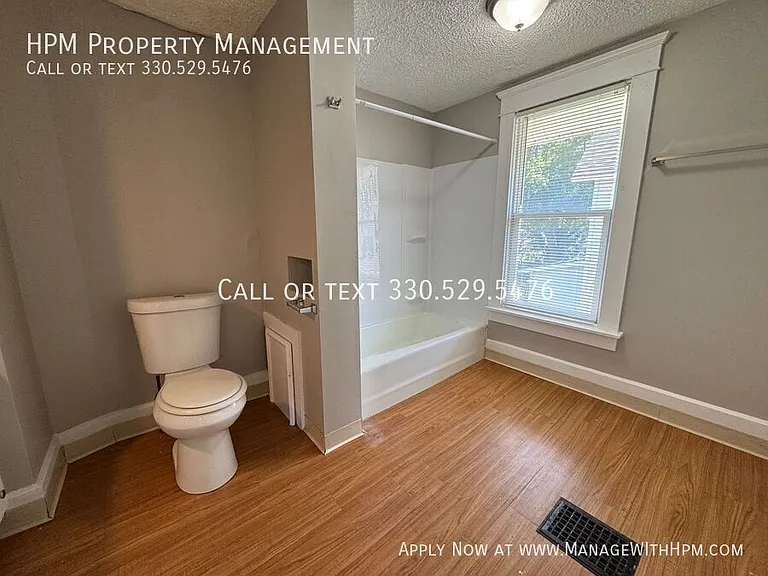 2325 Clyde Pl SW — Photo 8