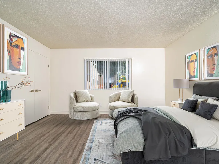 570 S Lincoln Ave — Photo 5