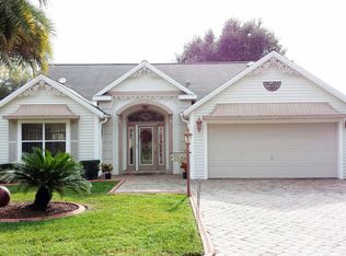 428 Loma Paseo Dr, Lady Lake, FL 32159