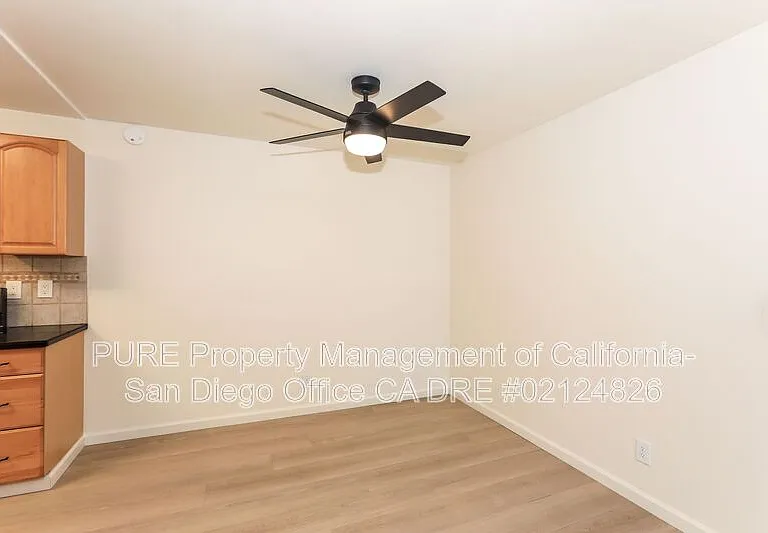 701 Ash Ln #202 — Photo 7